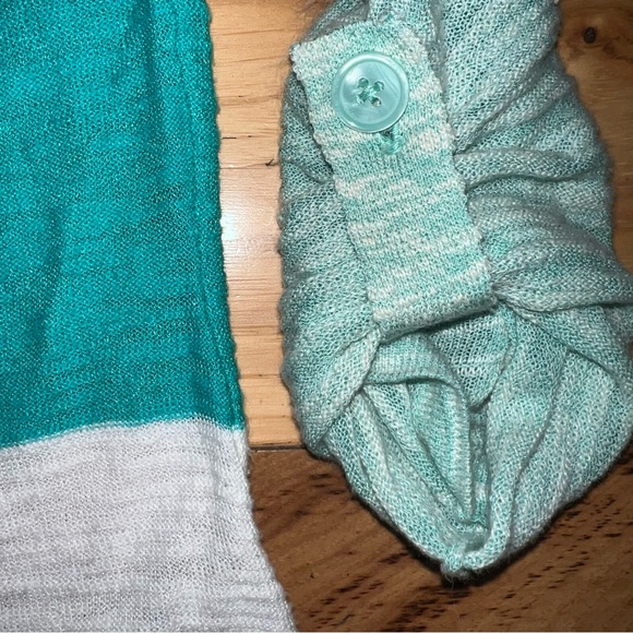 Lightweight Color block Express Knit Top - Picture 3 of 5